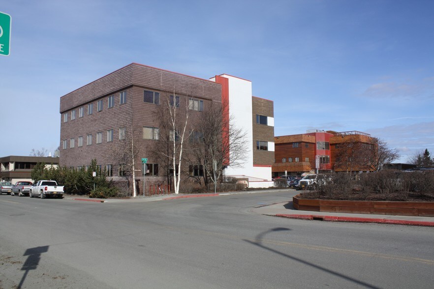 More Photos Of 880 N St, Anchorage Medical For Sale