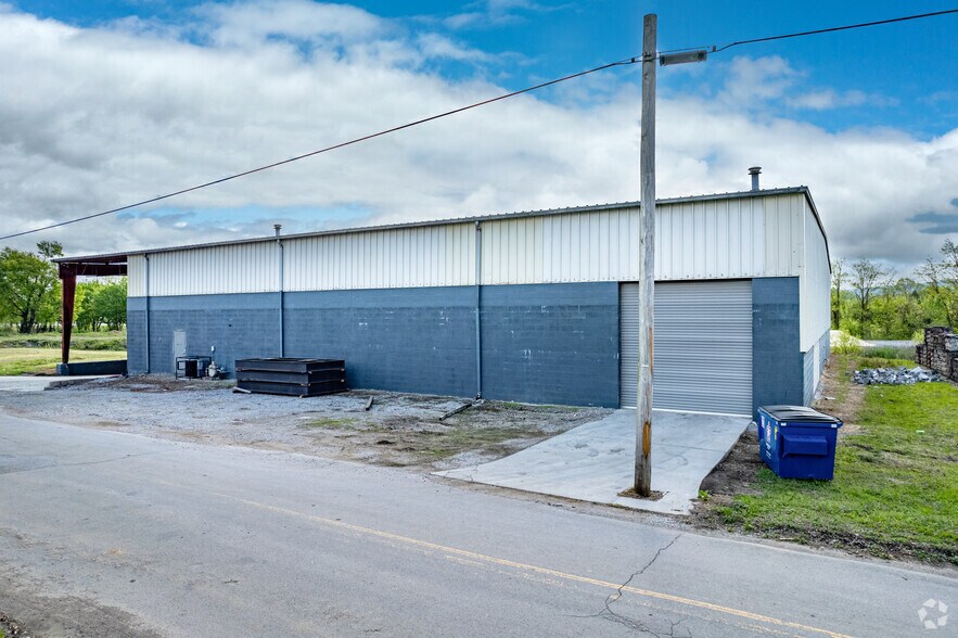 Primary Photo Of 213 Ash Ave, South Pittsburg Distribution For Lease