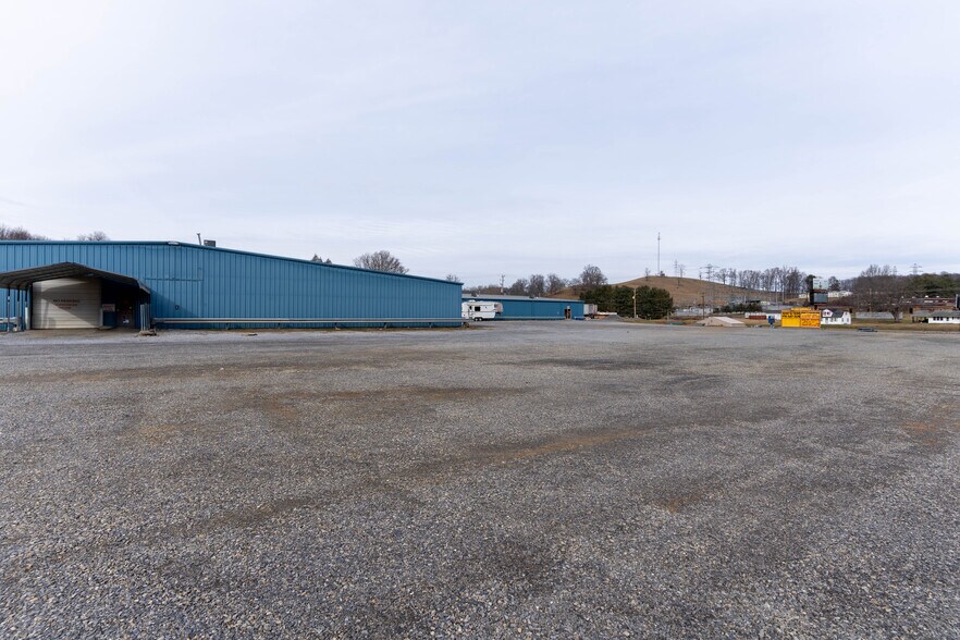 More Photos Of 16120 Porterfield Hwy, Abingdon Freestanding For Sale