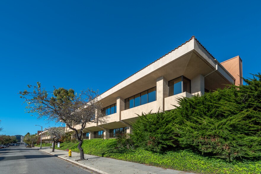 More Photos Of , Ventura Office For Sale