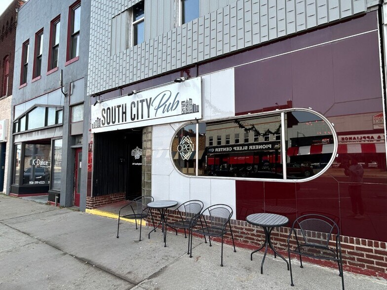 More Photos Of 1117 Ludington St, Escanaba Storefront Retail Residential For Sale