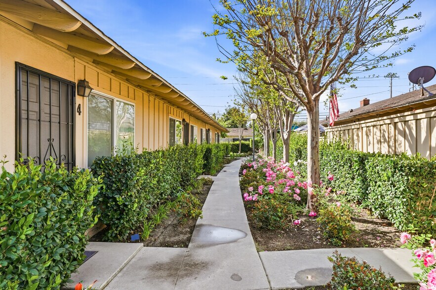 More Photos Of 3221 W Ball Rd, Anaheim Apartments For Sale