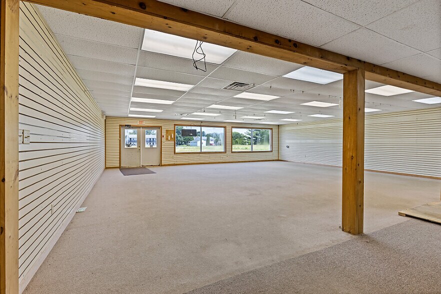 More Photos Of 53 Neck Rd, Benton General Retail For Sale