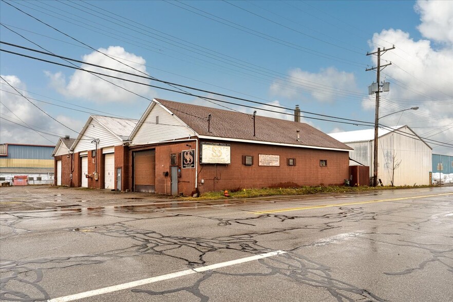 Primary Photo Of 2600 Duss Ave, Ambridge Light Distribution For Sale