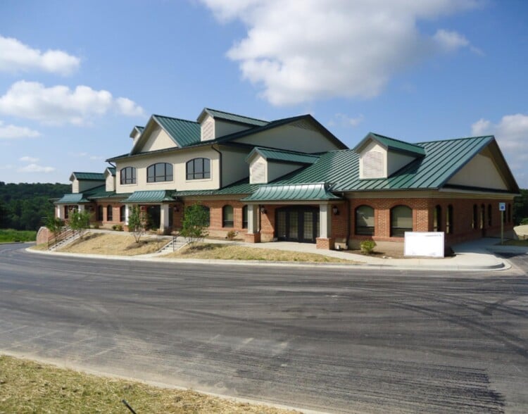 More Photos Of 1902 Back Acre Cir, Mount Airy Office For Lease