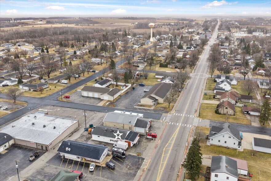 More Photos Of 118 Main St, Luxemburg Specialty For Sale