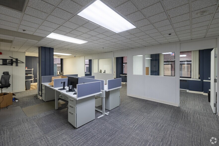More Photos Of 61 Batterymarch St, Boston Office For Sale