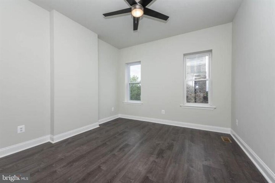 More Photos Of 400 N Patterson Park Ave, Baltimore Flex For Sale