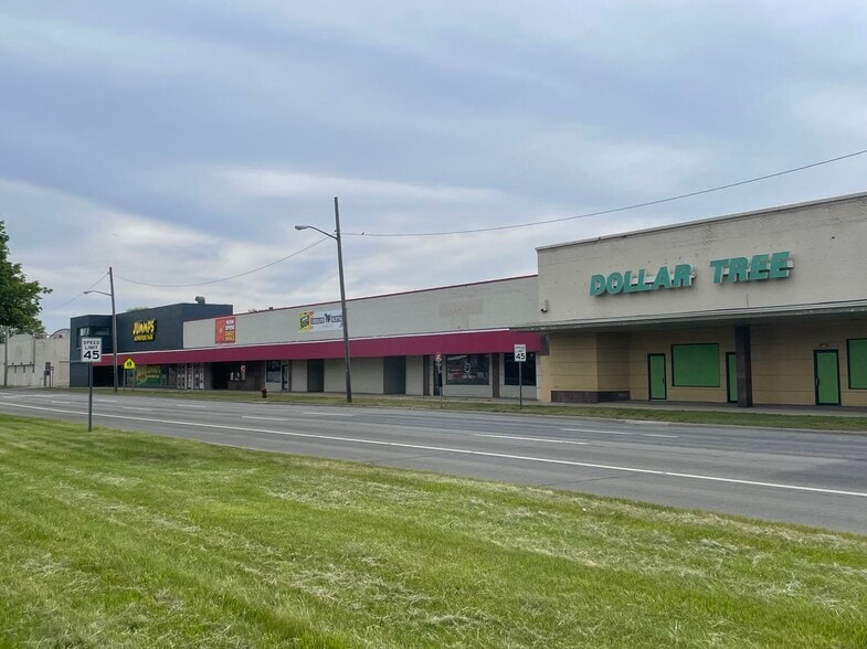 More Photos Of 3574-3760 Fort St, Lincoln Park Unknown For Lease