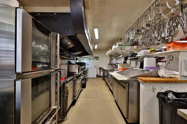 More Photos Of 20 Public Way, Quechee Restaurant For Sale
