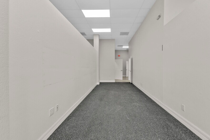 More Photos Of 4694 Tamiami Trl, Port Charlotte Freestanding For Lease