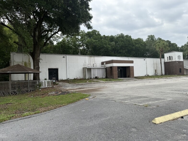 More Photos Of 7725 N Orange Blossom Trl, Orlando Warehouse For Sale