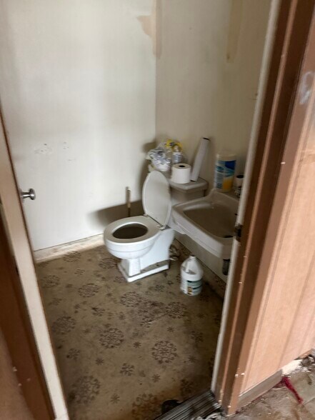 More Photos Of 1148 El Camino Real, San Carlos Storefront For Lease