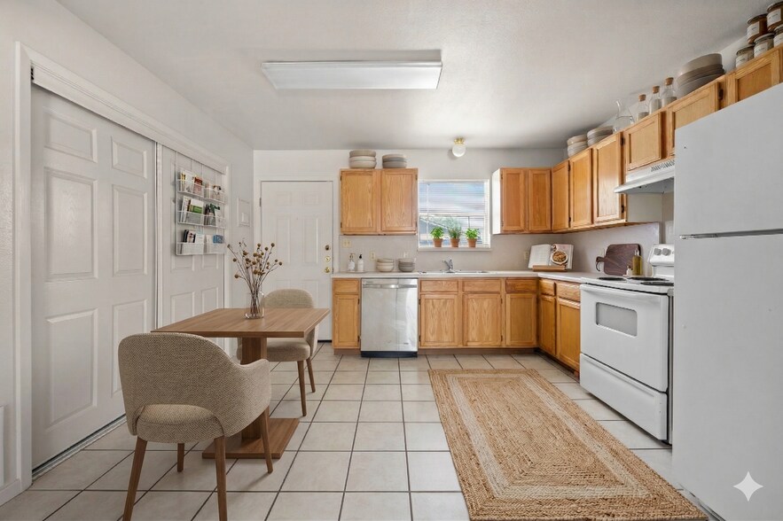 More Photos Of 1118 W Goodwin St, Pleasanton Multifamily For Sale