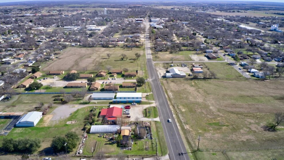 Primary Photo Of 617 W Main St, Whitesboro Garden Center For Sale