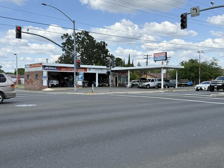 Primary Photo Of 4701 Fruitridge Rd, Sacramento Auto Repair For Sale