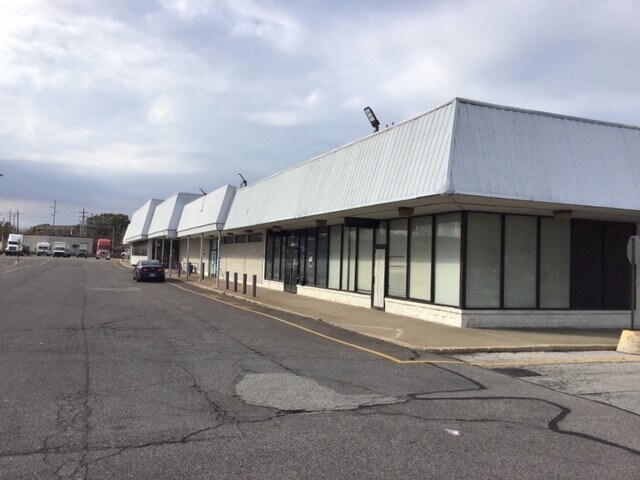 More Photos Of 3210-3230 W 65th St, Cleveland Unknown For Lease