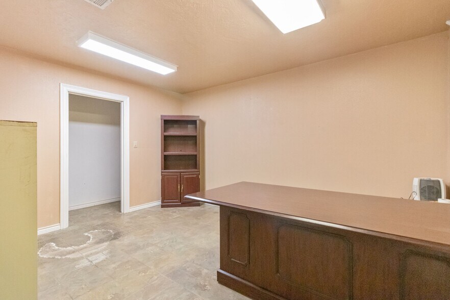 More Photos Of 17301 E FM 1097 Rd, Willis Storefront Retail Office For Sale