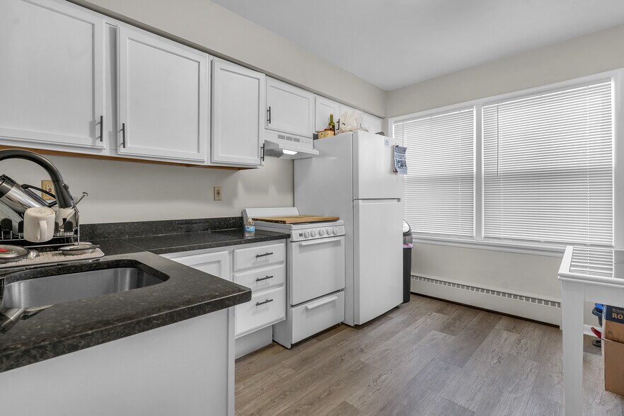 More Photos Of 182 W North St, Crown Point Apartments For Sale