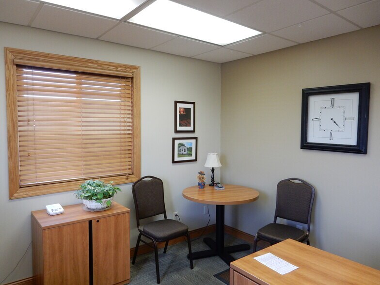 More Photos Of 120 Bentley Ct, Findlay Warehouse For Lease