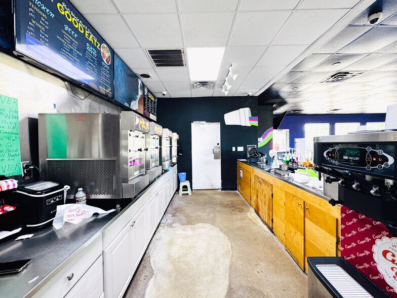 More Photos Of 8903 Cullen Blvd, Houston Restaurant For Sale