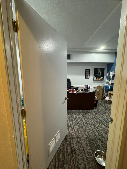 More Photos Of 520 Cherokee St, Denver Freestanding For Lease