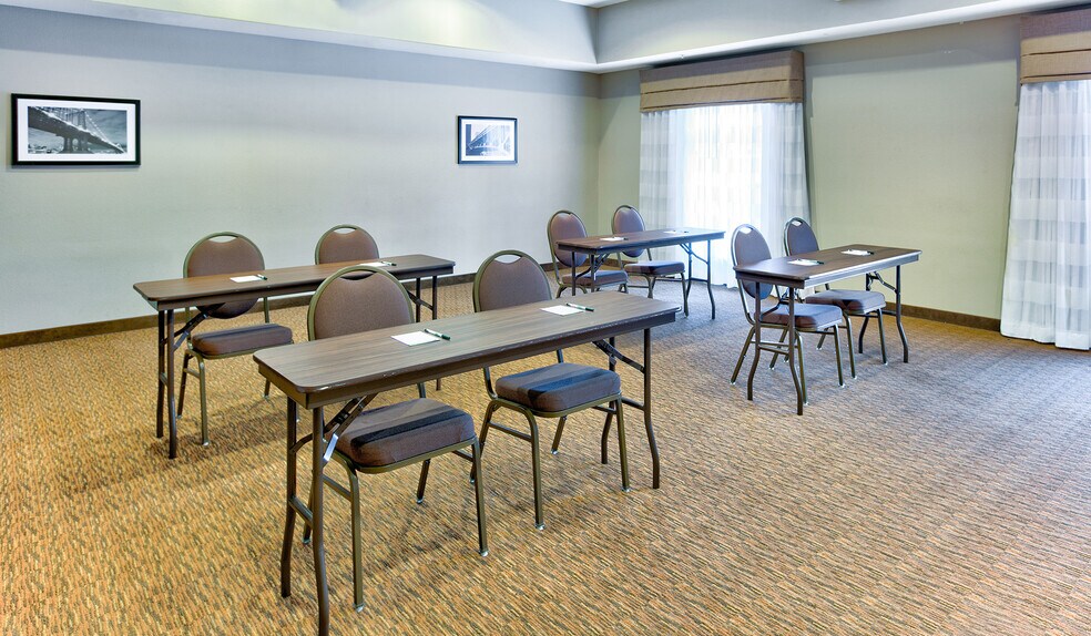 More Photos Of 615 City Center Way, Longview Hotel For Sale
