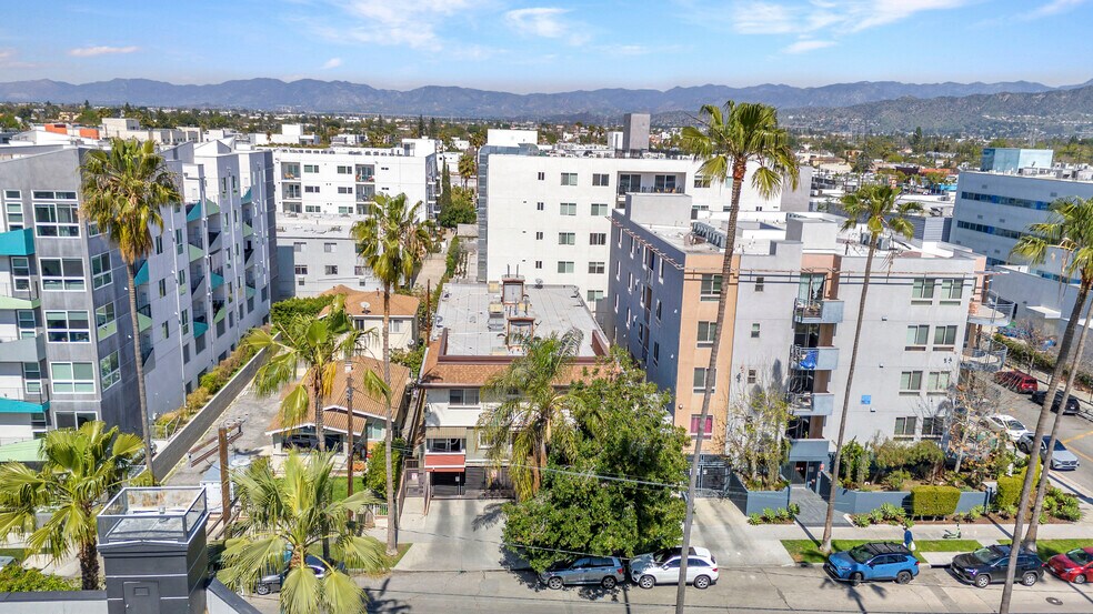 More Photos Of 11063 Cumpston St, North Hollywood Apartments For Sale