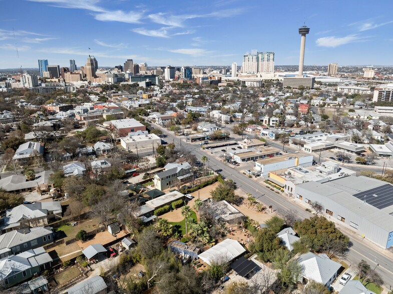 More Photos Of 1127 S St Marys St, San Antonio Restaurant For Sale
