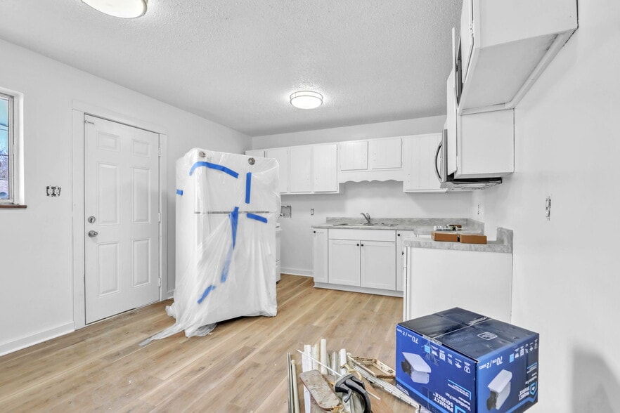 More Photos Of 1900 Dutch Valley Dr, Knoxville Multifamily For Sale