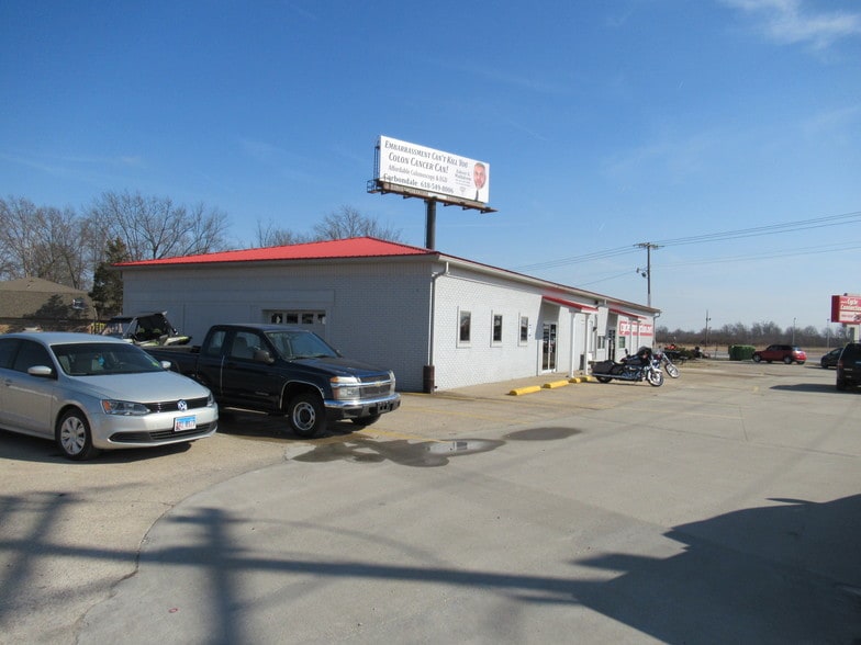 More Photos Of 6173 Bayer Cir, Carterville Auto Dealership For Sale