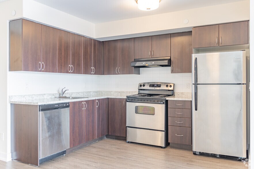 More Photos Of 73 Bayly St W, Ajax Apartments For Lease