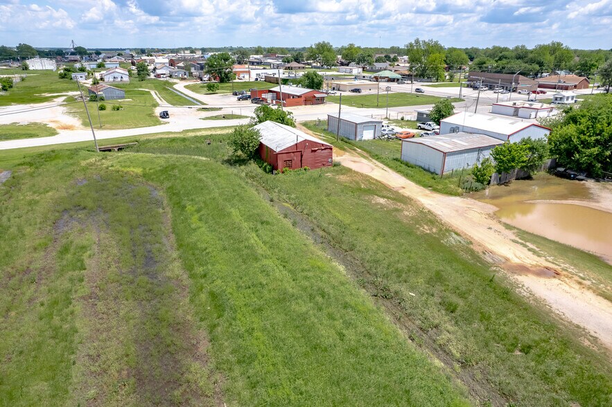 More Photos Of 107.5 4th, Lindsay Land For Sale