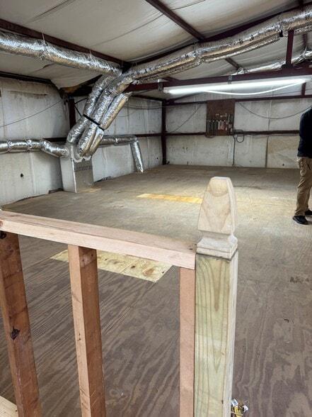 More Photos Of 70 W Illiana St, Orlando Manufacturing For Sale