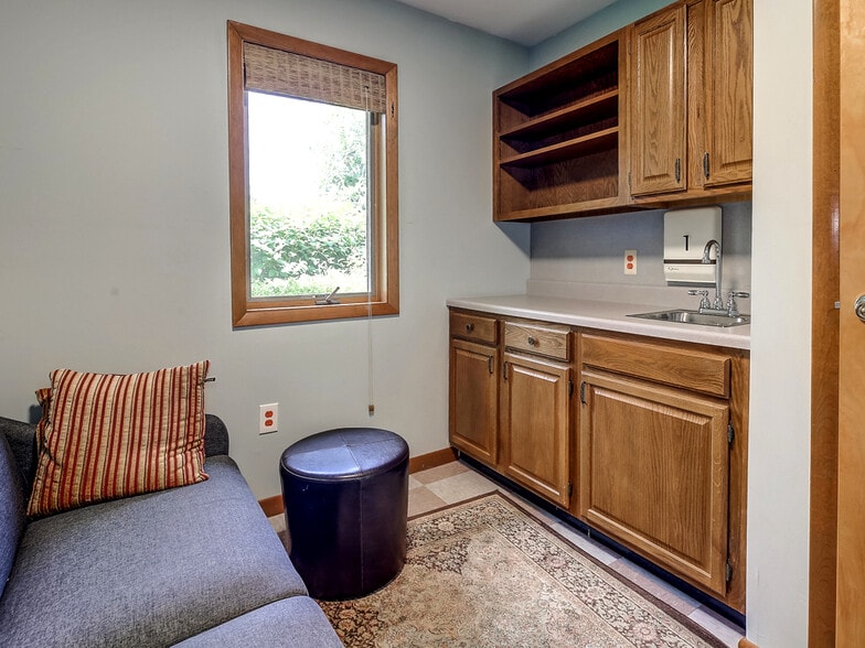 More Photos Of 4 Lincoln Rd, South Fallsburg Office For Sale