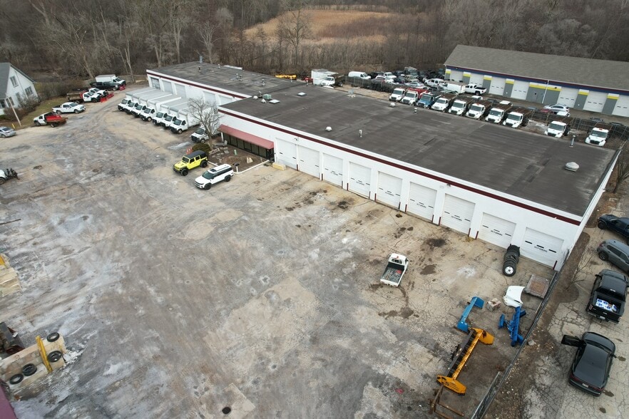 Primary Photo Of 640 Varsity Dr, Elgin Warehouse For Sale