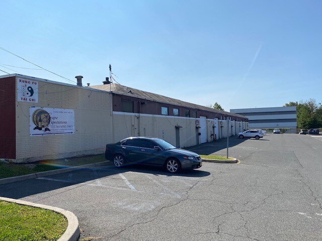 More Photos Of 25 E Kearney St, Bridgewater Warehouse For Lease