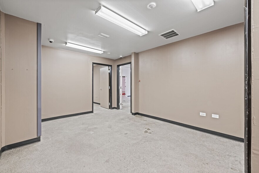 More Photos Of 4905 E 41st Ave, Denver Warehouse For Sale