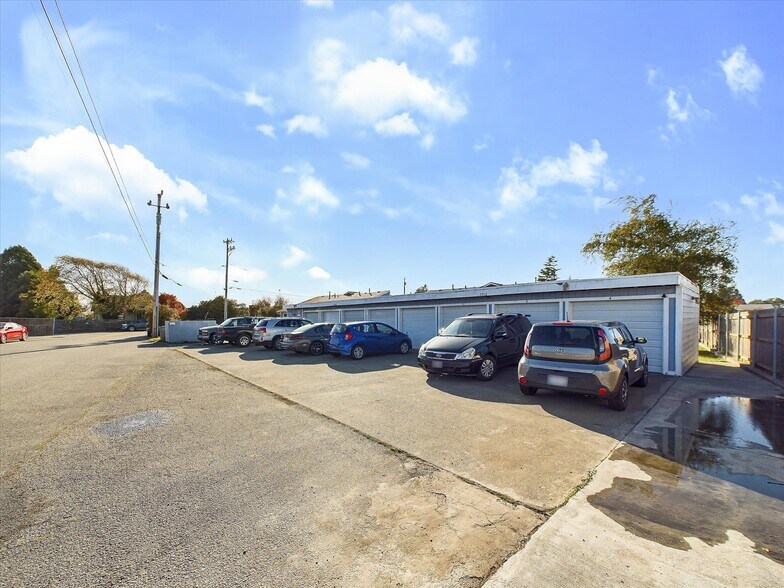 More Photos Of 3002-3016 Smith Ln, Fortuna Apartments For Sale