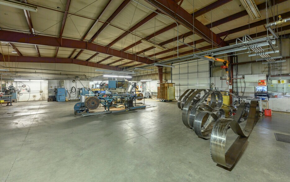 More Photos Of 460 NE Yamhill St, Willamina Distribution For Lease