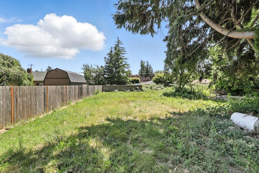 More Photos Of NE 5th and NE Cleveland, Gresham Land For Sale