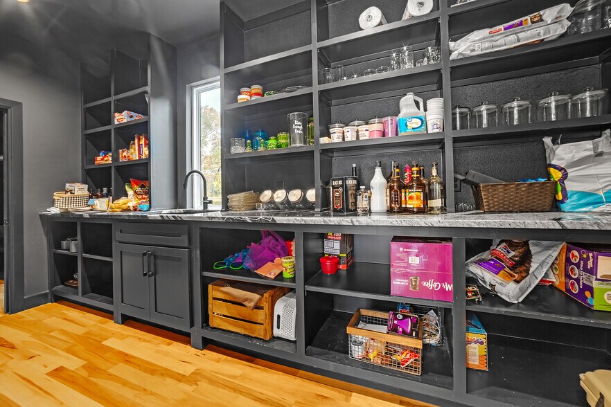 More Photos Of 446724 E 390 Rd, Langley Hotel For Sale