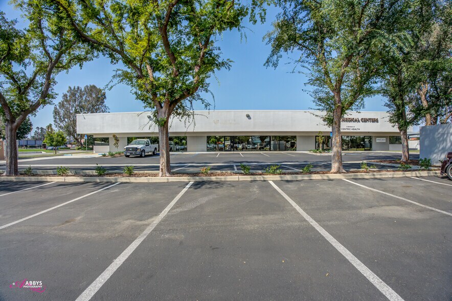 More Photos Of 3008 Sillect Ave, Bakersfield Medical For Lease