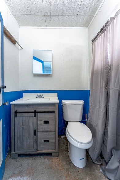 More Photos Of 157 Washington Ave, North Haven Auto Repair For Sale