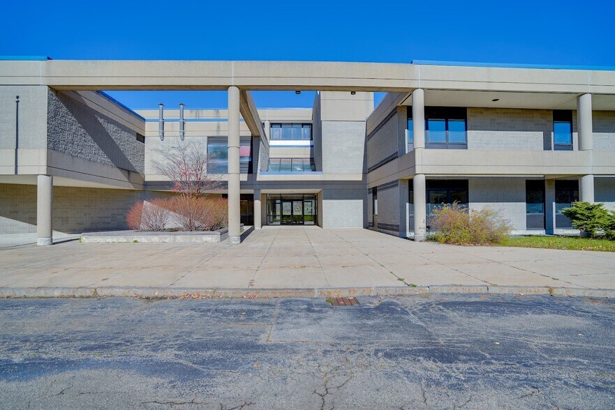 More Photos Of 275 Portsmouth Ave, Stratham Light Manufacturing For Sale