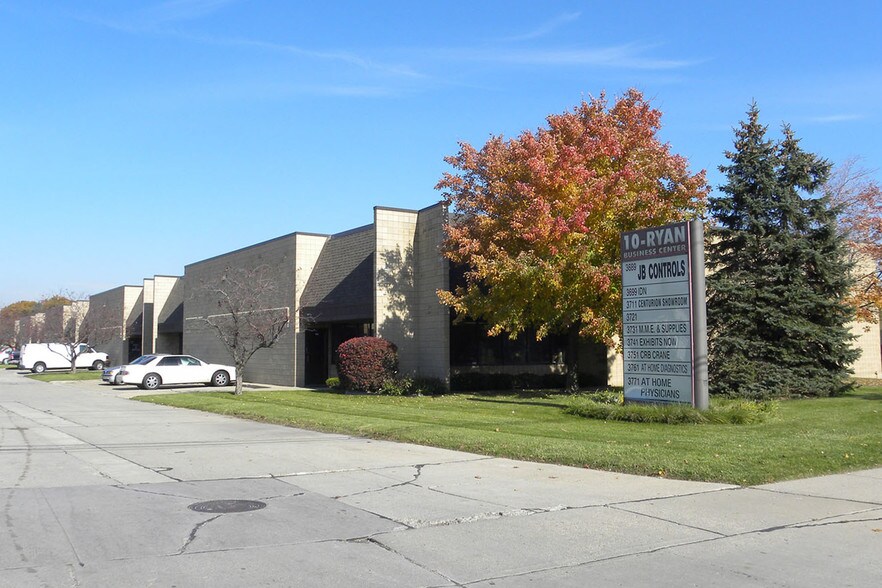 More Photos Of 3711 E 10 Mile Rd, Warren Warehouse For Lease