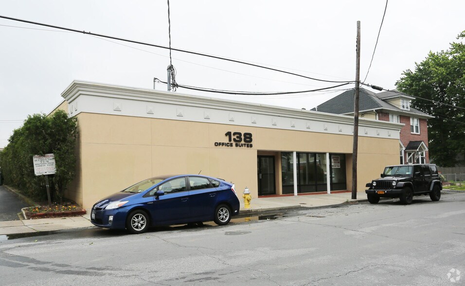 More Photos Of 125 S Wellwood Ave, Lindenhurst Office For Lease