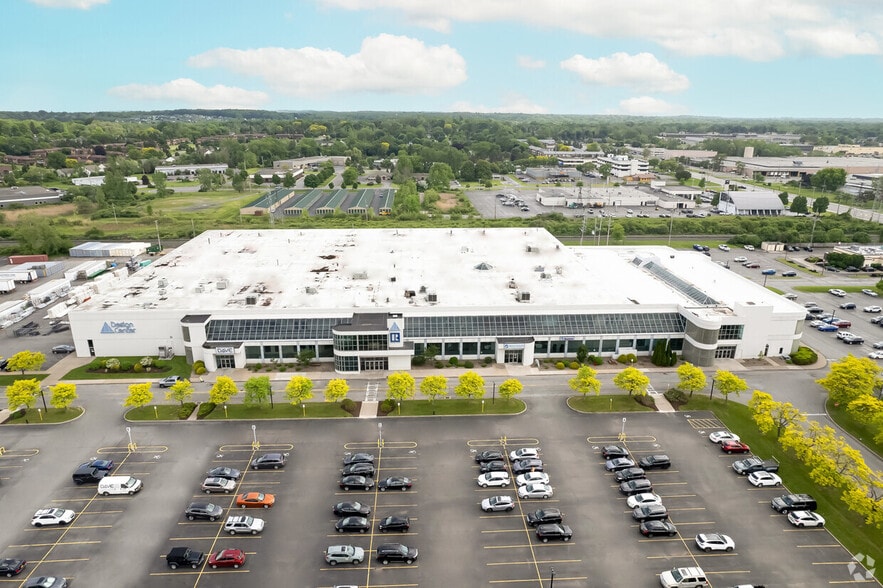 More Photos Of 3445 Winton Pl, Rochester Showroom For Lease