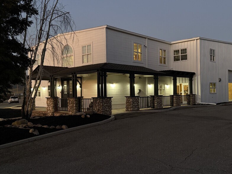 More Photos Of 428 N Curry St, Tehachapi Light Manufacturing For Sale