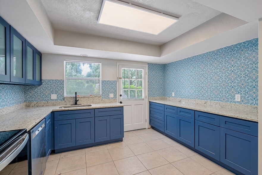 More Photos Of 3960 12th St, Saint Petersburg Apartments For Sale